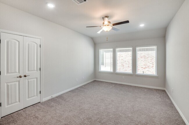 Building Photo - 1144 Firecracker Dr