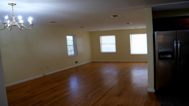 Building Photo - 119 Leonard St