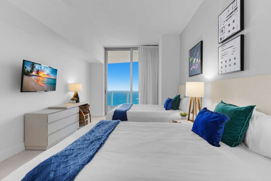 Building Photo - 4111 S Ocean Dr