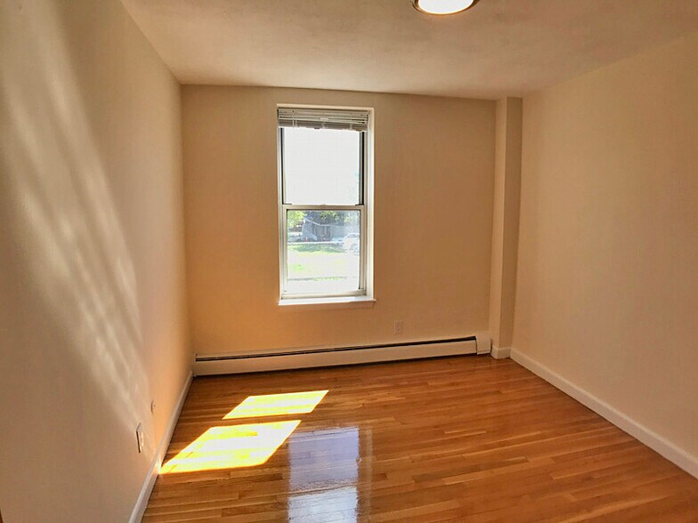 Building Photo - 168 N Beacon St