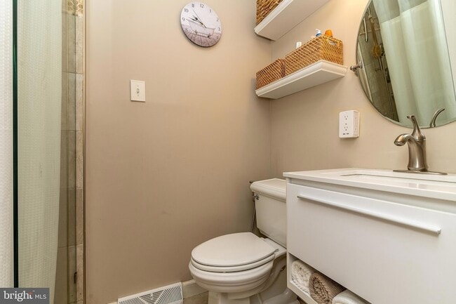 Building Photo - 251 Fir Tree Ct