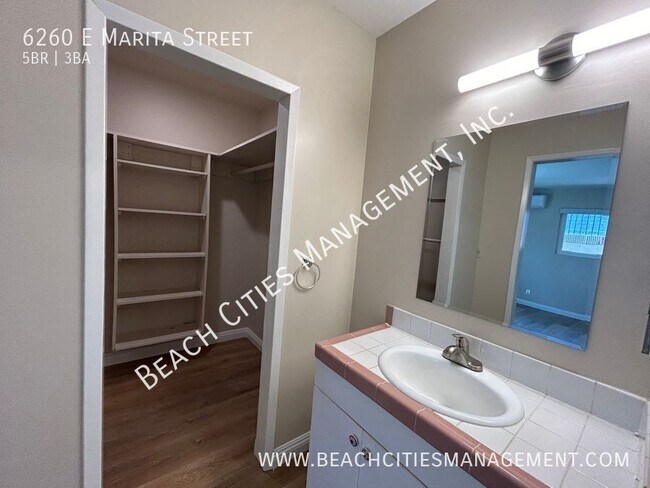 Building Photo - 6260 E Marita St