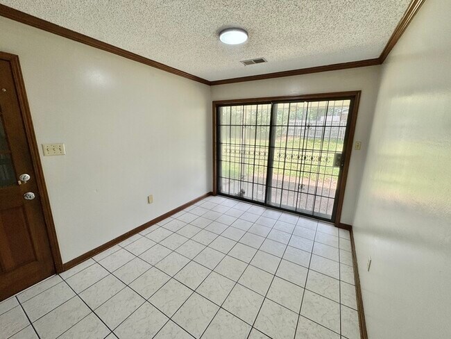 Building Photo - 7086 Cobblestone Dr
