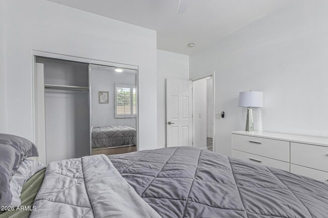 Building Photo - 3777 E Vallejo Dr