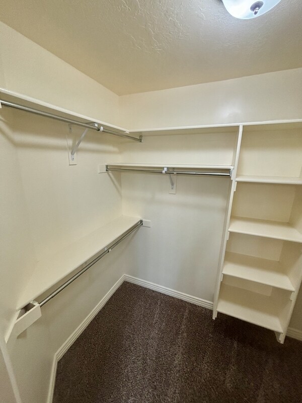 Building Photo - 215 1135 S