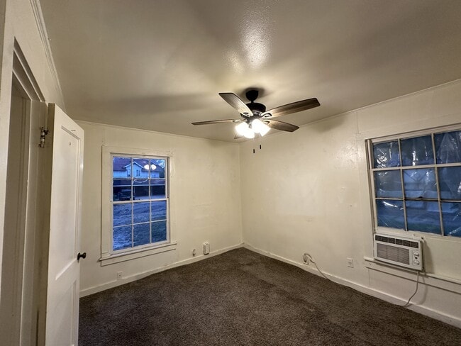 Building Photo - 519 Grand Ave