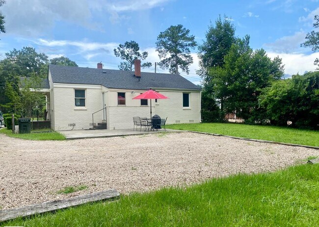 Building Photo - 1521 E Pinetree Blvd