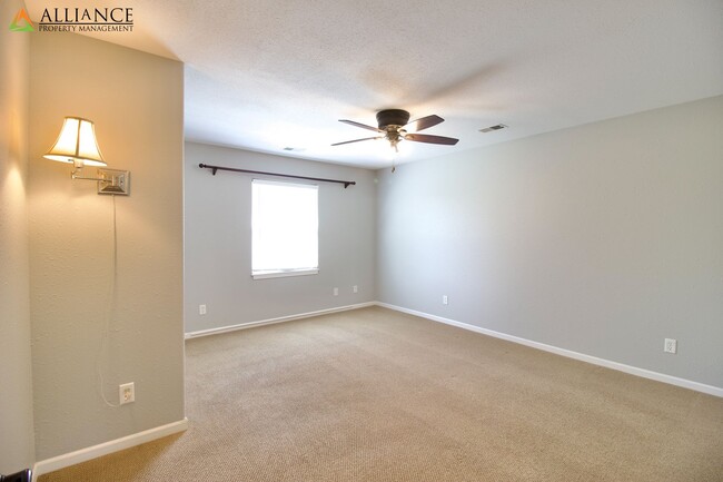 Building Photo - Beautiful 4 Bedroom - 2 Bath Home Close to Flint Hills Christian School!