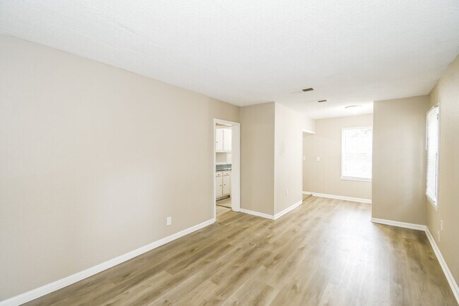 Building Photo - 1031 Bunker Hill Blvd