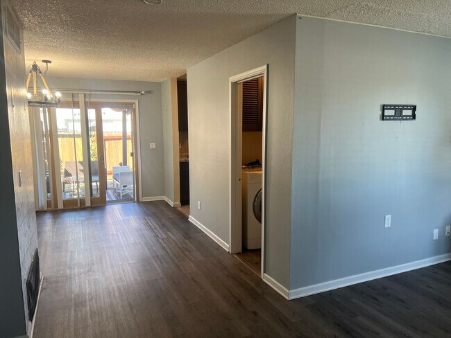 Building Photo - 1252 Marionola Way