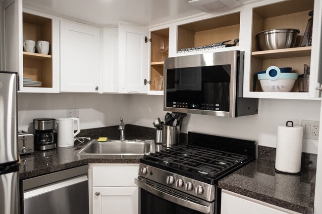 Building Photo - 32 W 86th St