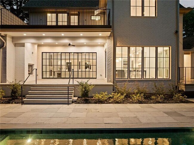 Building Photo - 1074 Moores Mill Rd NW