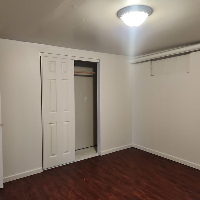 Building Photo - 911 W Leola St