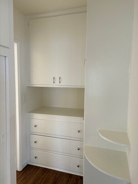 Hallway with closets - 322 Cornell Dr