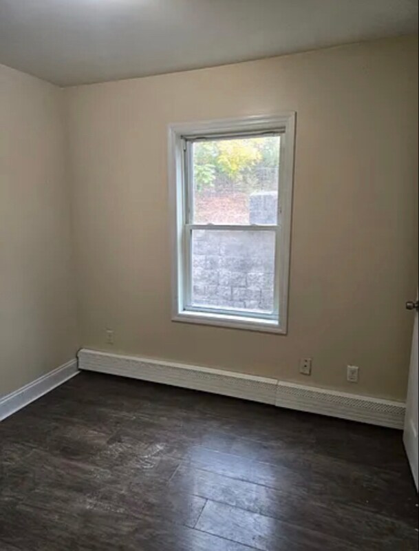 Building Photo - 7 Jones St