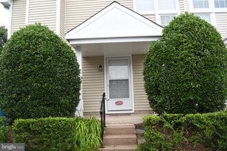 Building Photo - 14380 Gringsby Ct