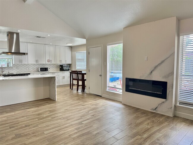 Building Photo - 13318 Ascot Glen Ln