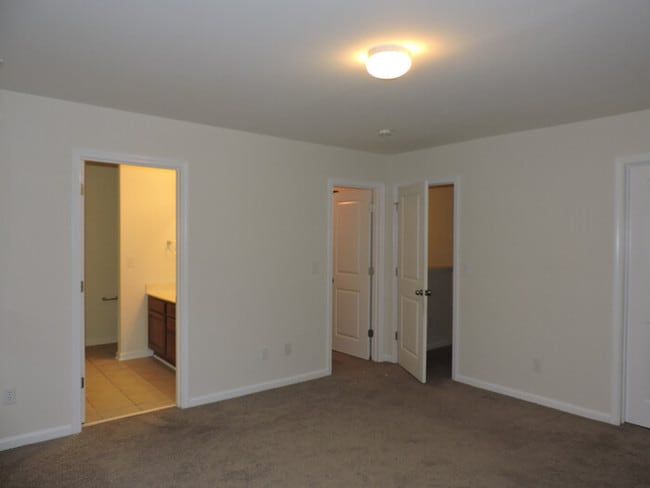 Building Photo - Grand Oaks Preserve