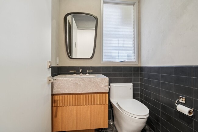 Building Photo - 75 Midland Ave