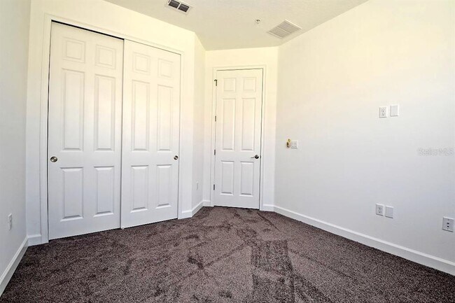 Building Photo - 1520 Lake George Dr