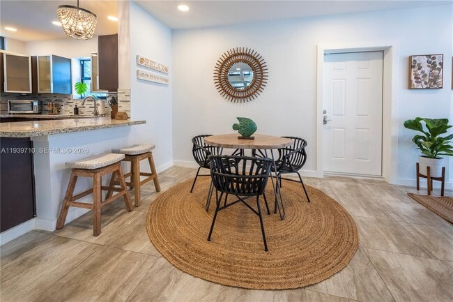 Building Photo - 1501 NE 24th St