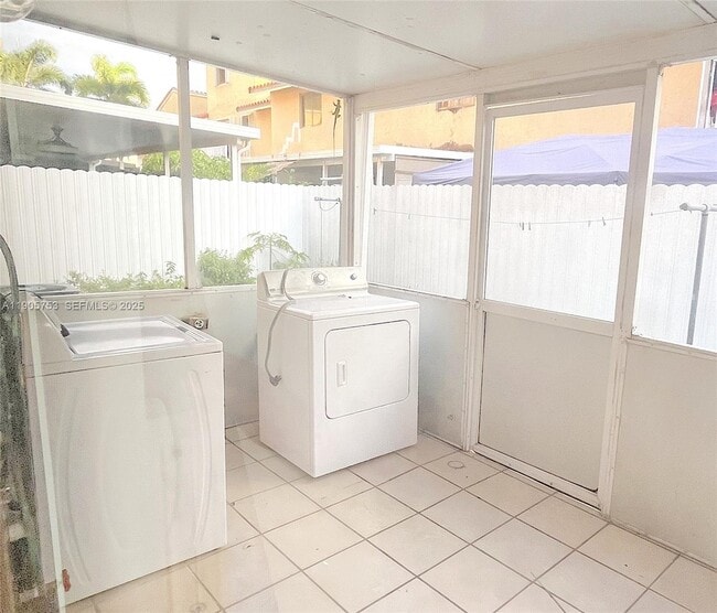 Building Photo - 2740 W 63rd St