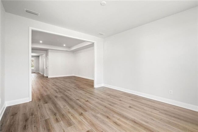 Building Photo - Waterways