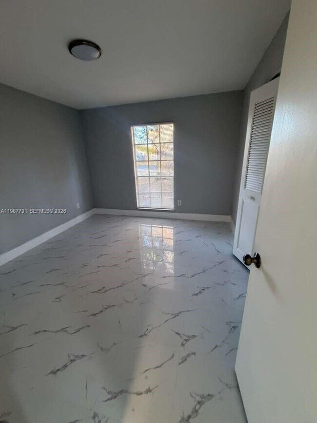 Building Photo - 4030 School Cir