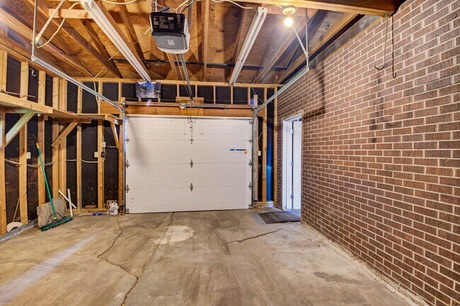 Building Photo - $2,595- 4 Bed, 2 Bath Home in Arvada with ...