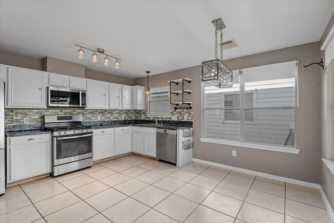 Building Photo - 1518 Weiland Manor Ln