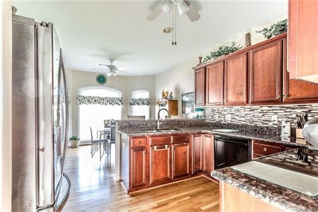 Building Photo - Beautifully maintained home in Birkdale with hardwood floors throughout 1st floor.