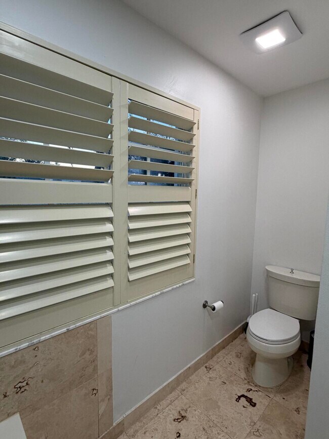 Building Photo - 1343 Lake Breeze Dr