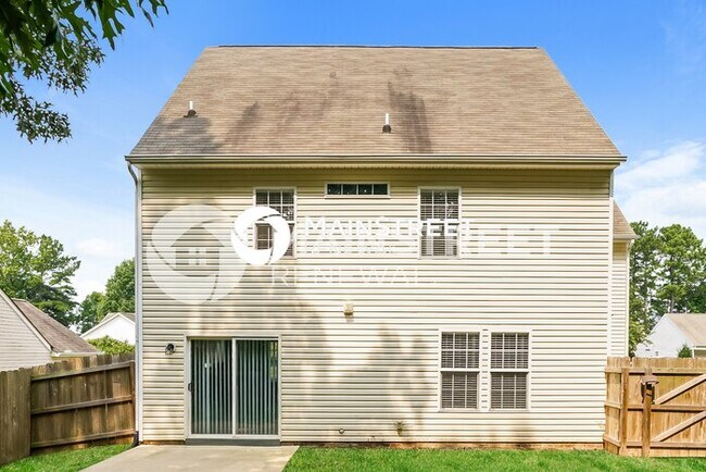 Building Photo - 4 Bedroom Pet-Friendly Home in Raleigh, NC with Main Street Renewal