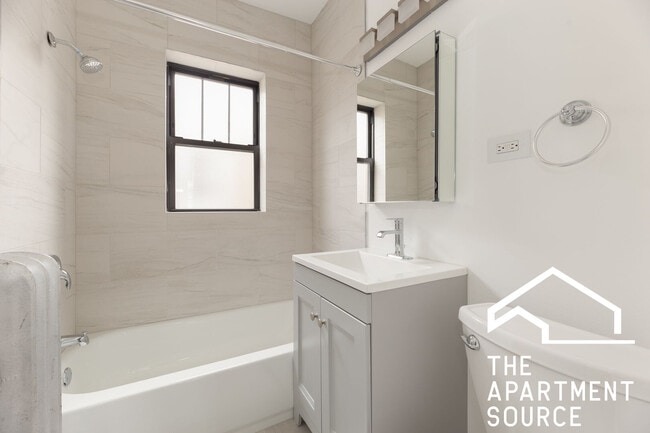 Building Photo - 4839 N Wolcott Ave