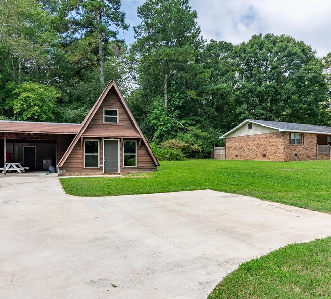 Building Photo - 1672 Johnson Rd