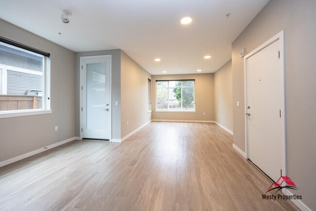 Building Photo - 110 N Blandena St