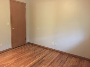 Building Photo - LEASING