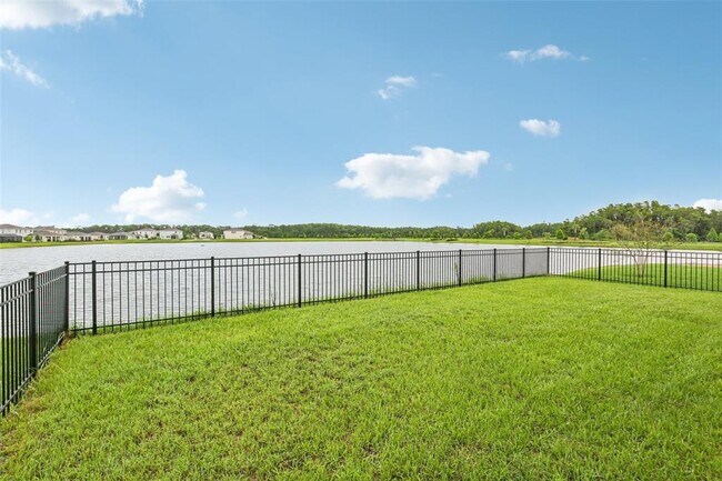 Building Photo - 15825 Mauvewood Ave