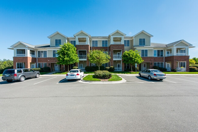 Building Photo - 821 Waterford Lake Dr