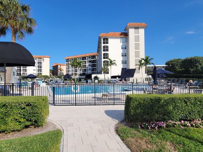Building Photo - 2871 N Ocean Blvd