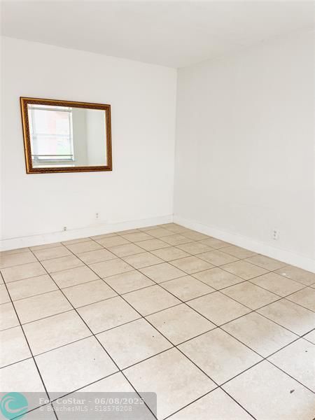 Building Photo - 101 NE 41st St