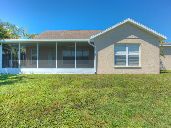 Building Photo - 4084 Kingsfield Dr