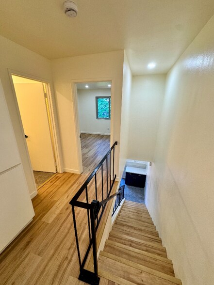 Building Photo - 6624 Bell Bluff Ave