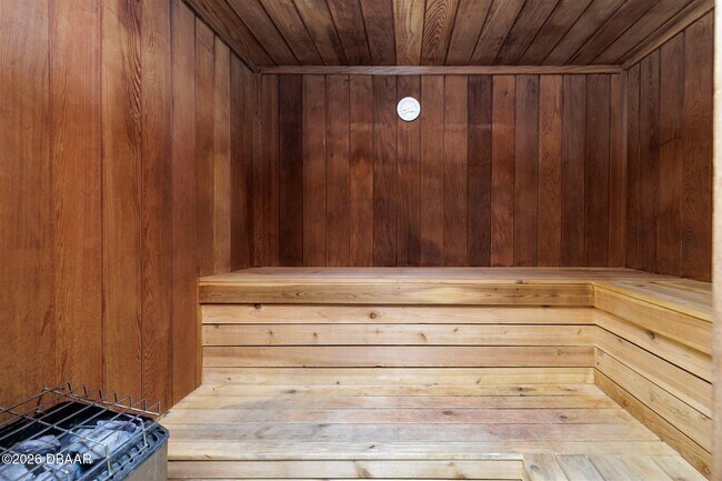 Building Photo - 2545 S Atlantic Ave