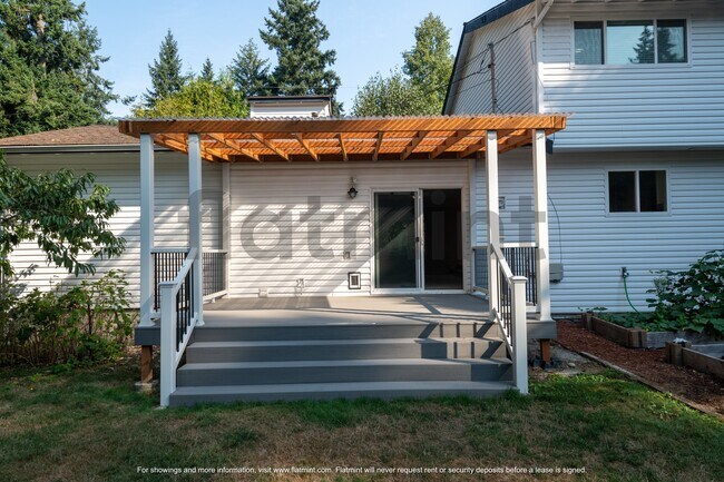 Building Photo - 7037 NE 137th St