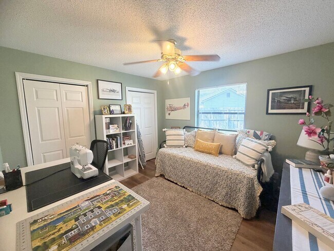 Building Photo - Fenced in 4 Bed 2 Bath in Mariners Landing