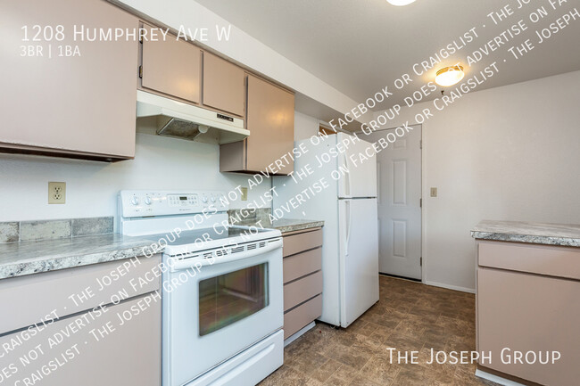 Building Photo - 1208 Humphrey Ave W