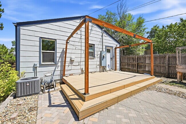 Building Photo - $2,440.95 with $300 off the first month's rent, 2 Beds - 1 Bath, Single Family Home in Denver wit...