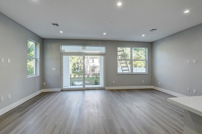 Building Photo - Frederick Isles Townhomes - Delray Beach