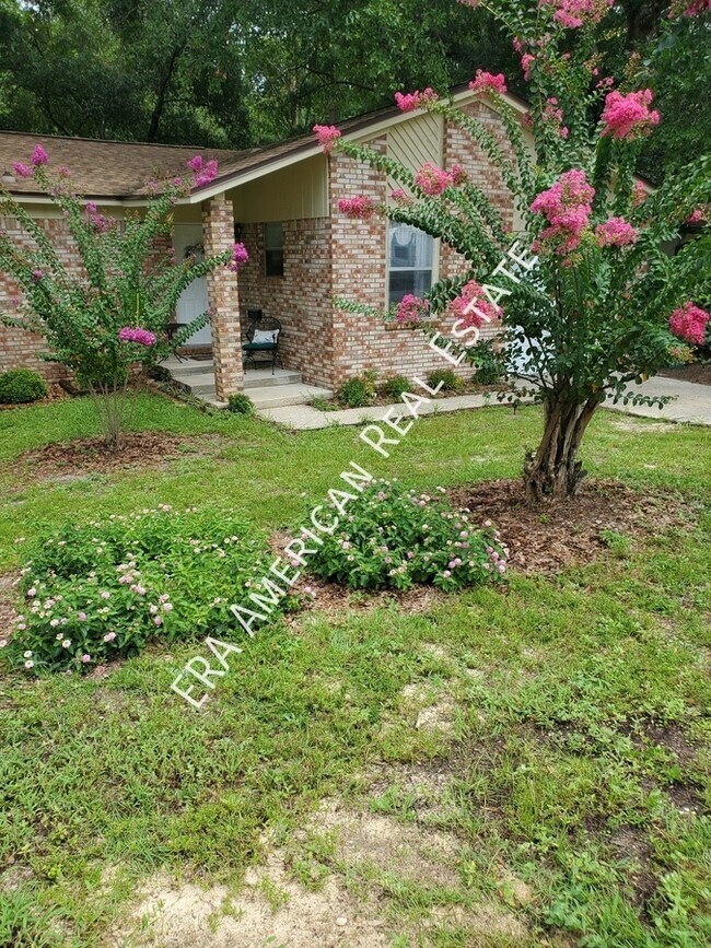 Building Photo - 571 Woodlow Rd